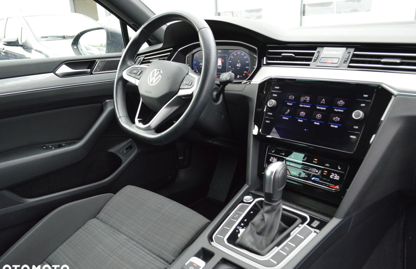 Volkswagen Passat cena 115900 przebieg: 79757, rok produkcji 2020 z Rzgów małe 466